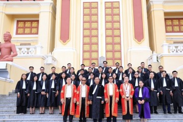 សាលាឧទ្ធរណ៍ និងមហាអយ្យការអមសាលាឧទ្ធរណ៍ភ្នំពេញ បានរៀបចំពិធីសច្ចាប្រណិធានចូលប្រកបវិជ្ជាជីវៈមេធាវី ជូនសិស្សមេធាវីជំនាន់ទី២០ ចំនួន ៣៦រូប =================